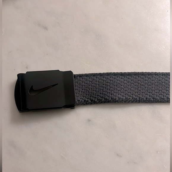 The Nike Men's 1.49 In (38MM) Wide Standard Knit Web Belt NWOT - Picture 3 of 8